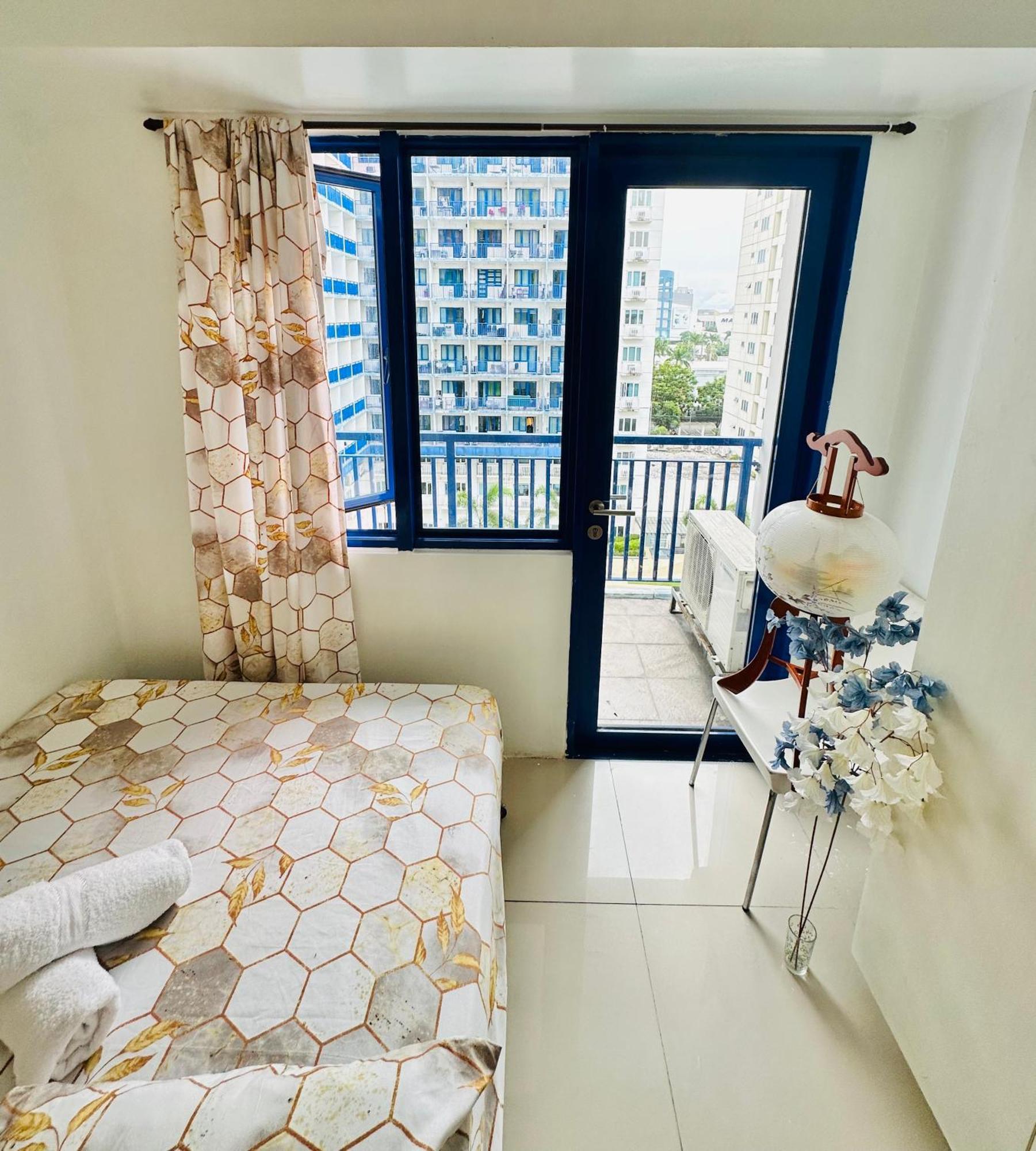 Sea 2-Br Unit With Free Parking Near Mall Of Asia Pasay Exterior photo