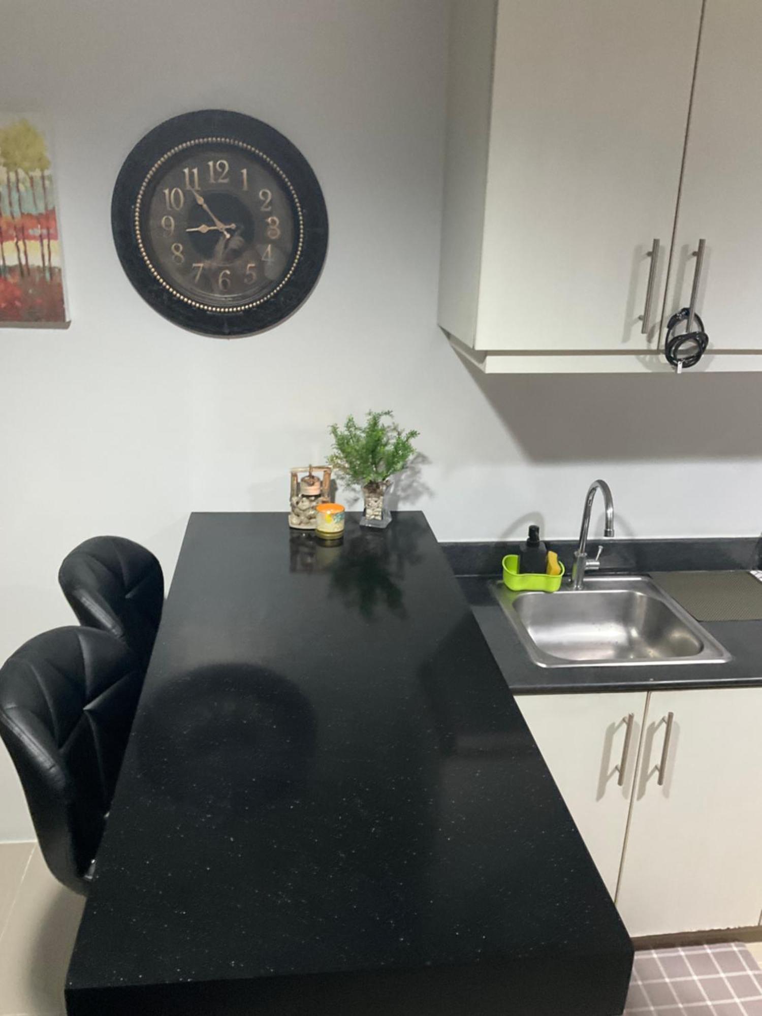 Sea 2-Br Unit With Free Parking Near Mall Of Asia Pasay Exterior photo